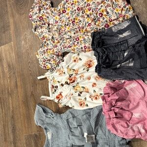 2 Dresses, 1 Outfit, 2 Shorts Girl